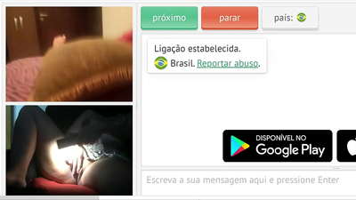 traindo enquanto o marido trabalha, a mulher gostosa mostra sua xoxota para estranhos
