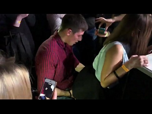 ❤️ Sexo real em uma boate russa. Menina russa de 18 anos no ânus e vagina fodida em uma casa noturna ❤ Porno em pt-br.pornado-co.ru ❌